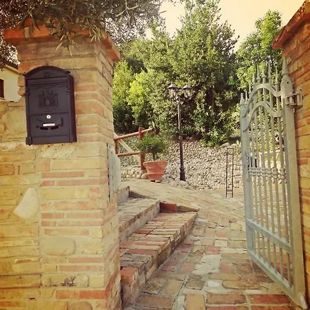 Casale Del Sole Bed & Breakfast 3*