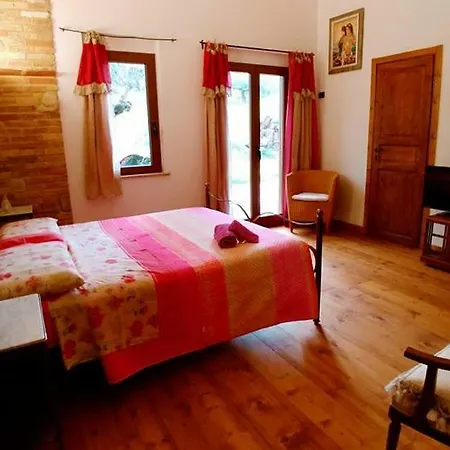 Bed & Breakfast Casale Del Sole 3*