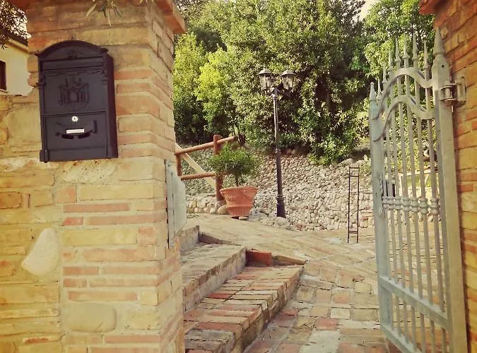 Casale Del Sole Bed & Breakfast 3*